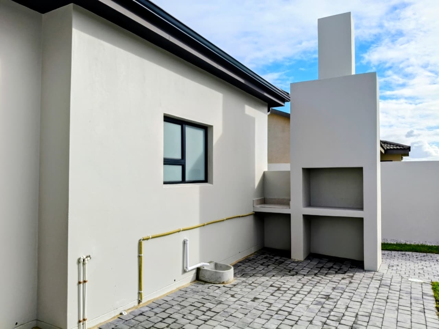 4 Bedroom Property for Sale in Fountains Estate Eastern Cape